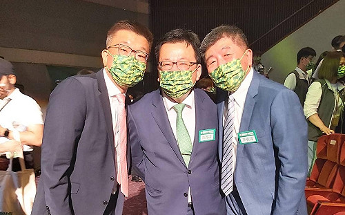 蔡其昌揪陳時中 李俊俋組小眼睛陣線 網呼叫3Q