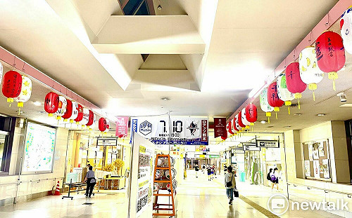 台南燈籠高掛日本山形車站  黃偉哲：燈籠代表祝福感謝，期待早日見面