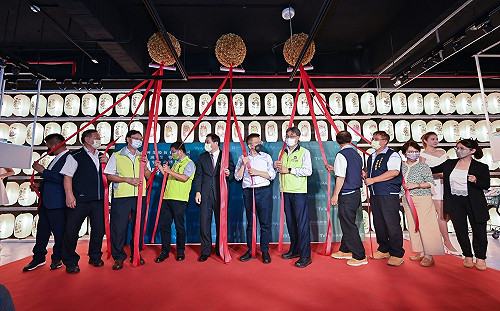 出席台灣農漁業物產館揭牌 蔡其昌肯定霧峰農會轉型成功