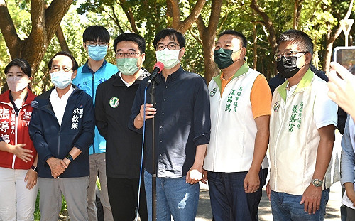 視察仁武軍備局土地綠美化  陳其邁致力滿足各年齡層休憩需求