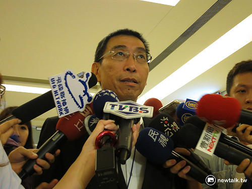 空服員工會砸蛋抗議 華航：將採法律行動