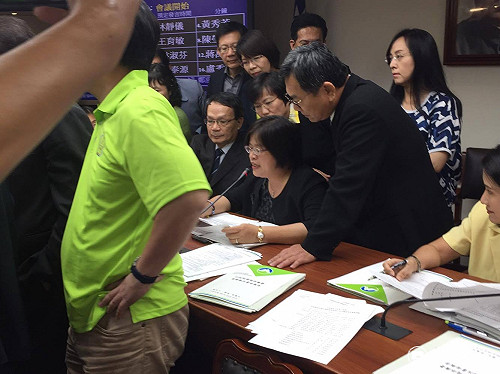 衛環議事錄確認立委打成一團  陳宜民掛彩