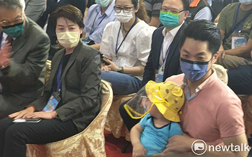 罕見同台有愛心沒火花 蔣萬安二寶出馬軟化黃珊珊