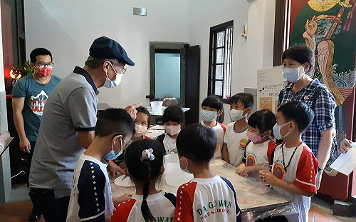 新北市定古蹟「板橋迪毅堂」藝師蔡龍進妙手丹青永傳承