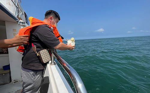 新北聯合海葬再啟航 9旬夫妻攜手遨遊大海