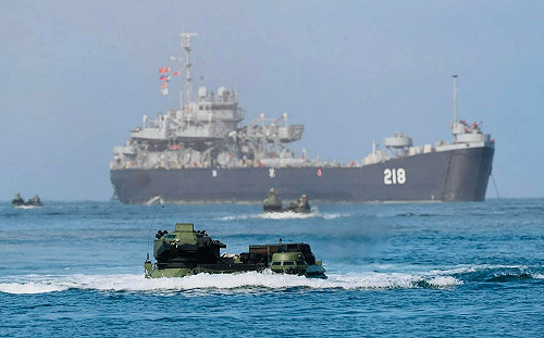 殲敵搶灘、建立陣地！國軍漢光演習屏東「聯合登陸作戰操演」 場面壯觀震撼