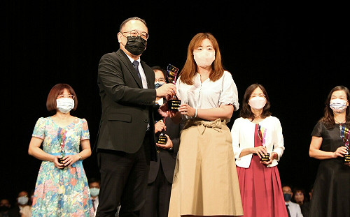 高市新卸任校長交接  史哲勉共為學生打造優質校園