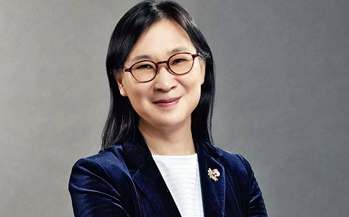 拿野雞大學博士學位還猛蹭華為任正非! 陳春花今遭北大解僱