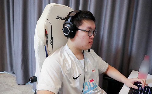 心態炸裂？《英雄聯盟》中國選手「Bin」無視對方握手 網轟：輸不起