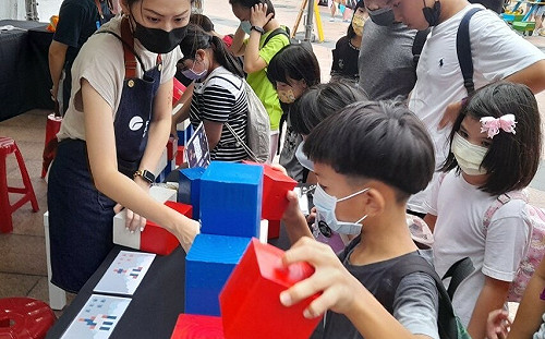 2022新北市兒童藝術節攜手公益 帶偏鄉童玩建築