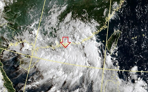 鄭明典示警強對流在台灣南側 網：老天收拾中國軍演