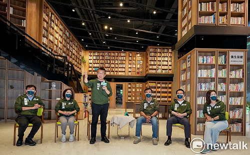 蔡其昌媒體茶敘選在拾本書堂 何欣純：代表重生的力量