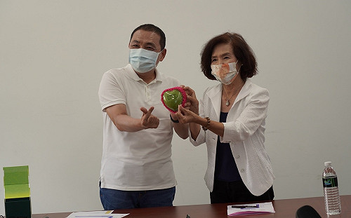 侯友宜率隊參訪宜蘭清水地熱發電廠及三星上將梨果園