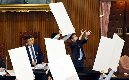 曬「會說話的照片」挺鄭運鵬！ 蔡其昌：這次大家要一起扛