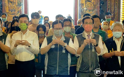 林智堅退選隔天就合體 鄭文燦：變換隊形、以攻換守