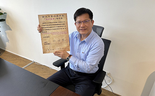 林佳龍簽署「做好做滿」聲明書 何博文：朱立倫是侯友宜前車之鑑