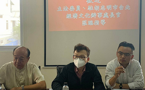 藍委抵柬埔寨 曝台商會長一個月前早陳情