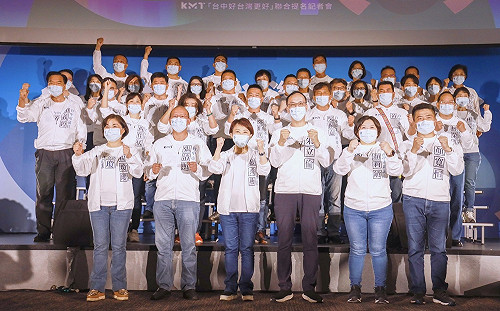 台中藍營戰隊成形 朱立倫稱盧秀燕為「全台最強母雞」