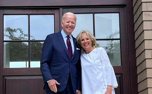 拜登才康復沒10天第一夫人確診 白宮下口罩令