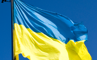 誓言收復失土 澤連斯基 : 烏克蘭國旗將在所有被俄佔領區飄揚