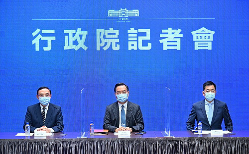 內政部：為全國警察新採購1萬654件防彈背心和5萬4286頂頭盔