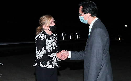 美國會參議員布蕾波恩深夜抵台26日見蔡英文 8月以來訪台灣第3團！