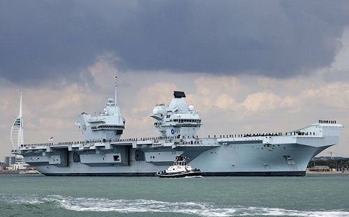 (影) 糗! 英30億英鎊「威爾斯親王號」航母海中拋錨 英媒 : 才離港一天