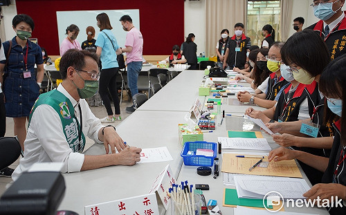 率桃市綠營參選人完成登記 鄭運鵬：後發先至必能全壘打