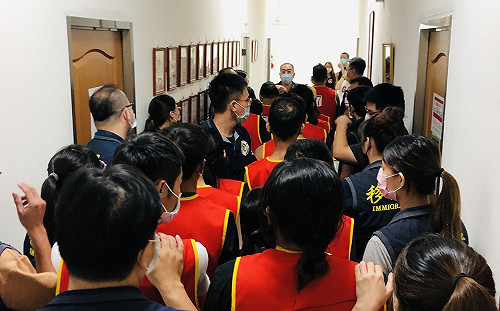 移民署強力掃蕩 拂曉出擊查獲22名非法滯台逾期外籍人士