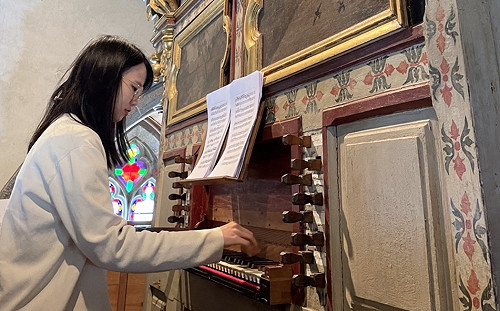 在11世紀教堂演奏17世紀法式歷史管風琴  演奏家阮秀慈法國巡迴獨奏會