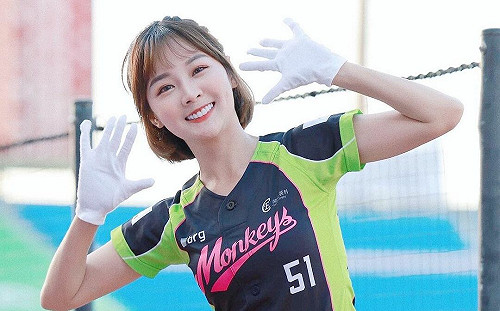 「樂天女孩」籃籃首次入圍金鐘！急問粉絲：禮服穿什麼？