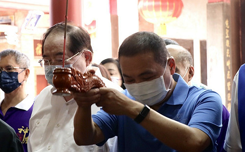三重先嗇宮旁神農百草公園啟用 侯友宜與地方人士祈福揭牌