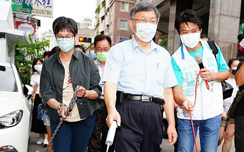 柯文哲台中助選「被狗遛」 許瑞宏催生台中動保日