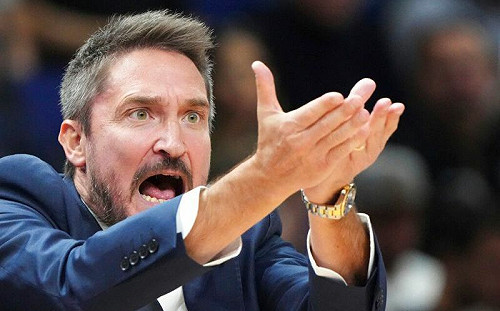 爆冷晉級　義大利主帥親吻字母哥