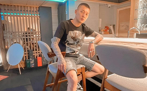 網友突掀黑歷史揪「比武」！鳳梨傻眼：需要推薦醫生給你？