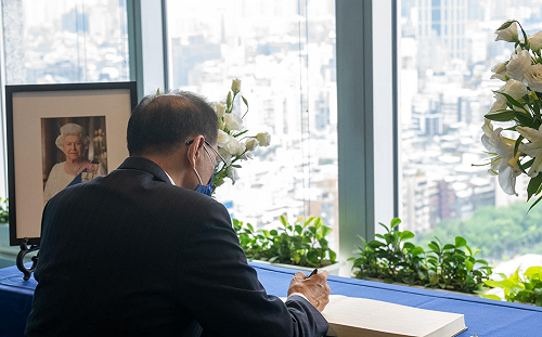 英國女王辭世  游錫堃寫下8字哀悼