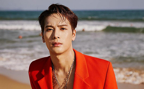 下個塌房男星？王嘉爾遭影射「連發3文」：沒時間做其他事