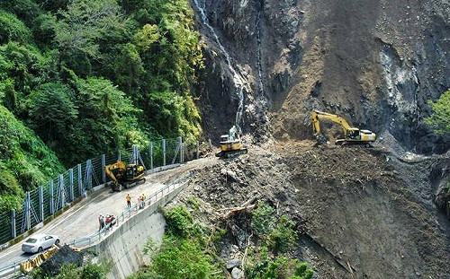 「梅花」影響！台7線49.8K坍方 公總：整點放行10分鐘  晚間7時後預警封閉