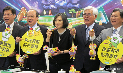 綠常會報告台灣燈會 吉祥物、李進勇白髮搶眼