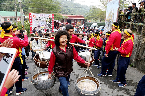 新化擔飯擔開桌  千人分享在地美食