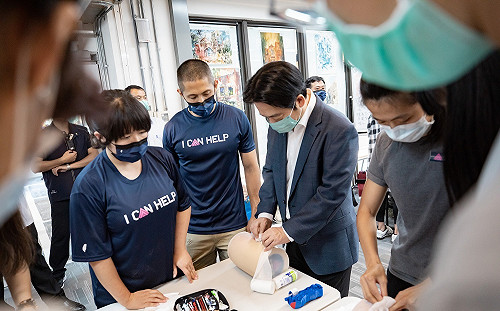 賴清德副總統探班吳怡農《後盾計畫》 盼政府與民間合建韌性社會