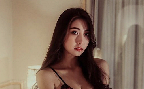 「電豹女」Wendy曝復古風辣照！欲推年曆寫真：買爆嗎？