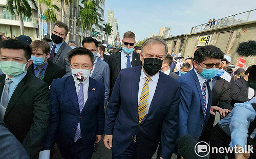 蓬佩奧走訪駁二  與在地中小企業閉門座談