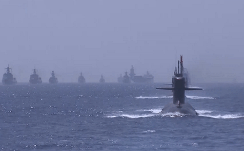 解放軍最新型潛艦南海軍演亮相 長征18號潛射飛彈爆破敵船