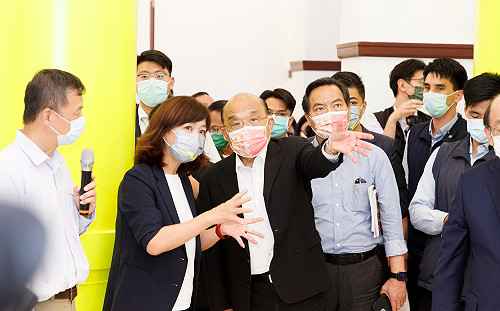 蘇貞昌讚新竹州圖是公私協力典範 肯定林智堅、沈慧虹努力會做事