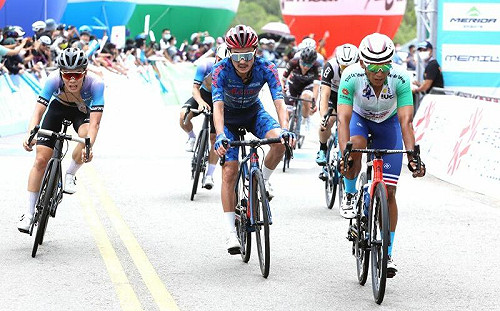 全力保護一哥　馮俊凱搶下亞州第一