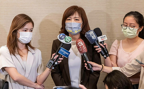 對外稱「受邀」卻發感謝狀 沈慧虹批高虹安「攬功推過」成習慣