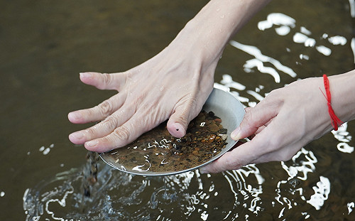 參加黃金博物館淘金  免費序號看MyVideo「綠島金魂」