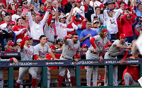 不死鳥踢鐵板 費城人9局猛攻大逆襲