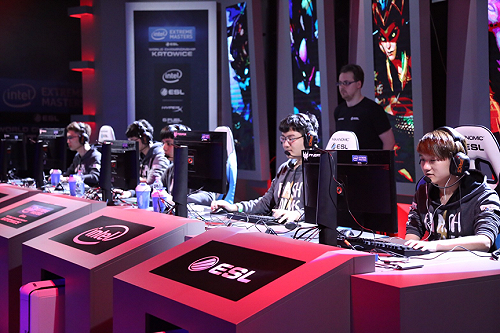 閃電狼IEM首勝  2/23爭四強門票